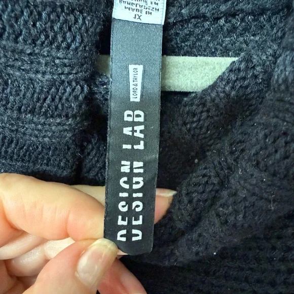 Design Lab Black Sweater - Picture 5 of 6